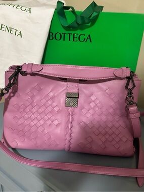 Bottega Veneta Intrecciato Napoli Satchel GIFT READY